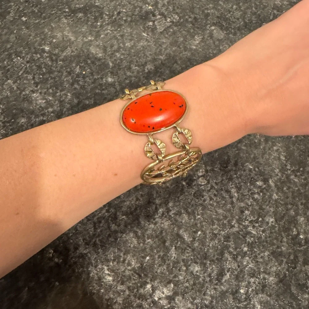 Vintage Y2K Sigrid Olsen Gold Tone Orange Faux Coral Leaf Link Toggle Bracelet
